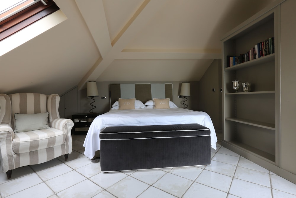 Junior Double or Twin Room, 1 Bedroom, Mountain View, Sea Facing (Superior)