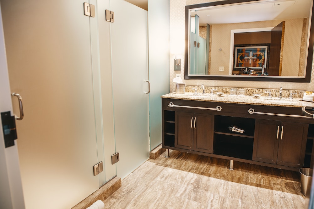 Studio Suite, 1 King Bed (Adults 21yrs or older Only)