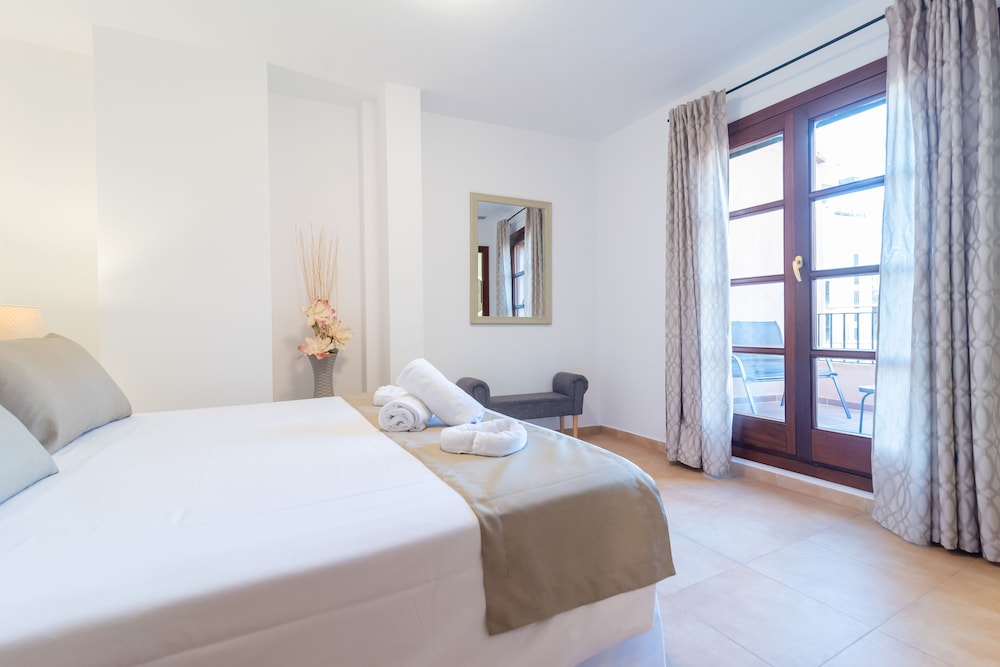 Apartment, 2 Bedrooms, Terrace photo 2
