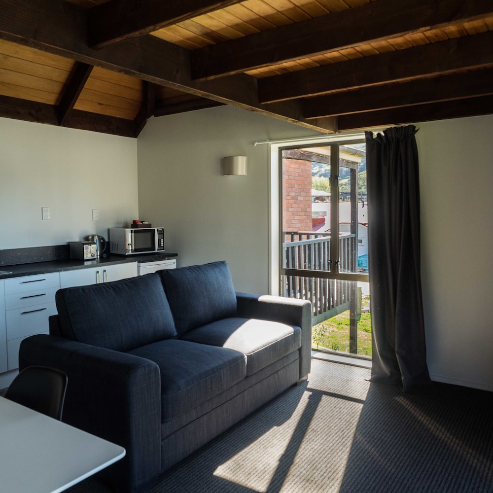 Apartment, 1 Bedroom, (Pet Friendly) photo 2