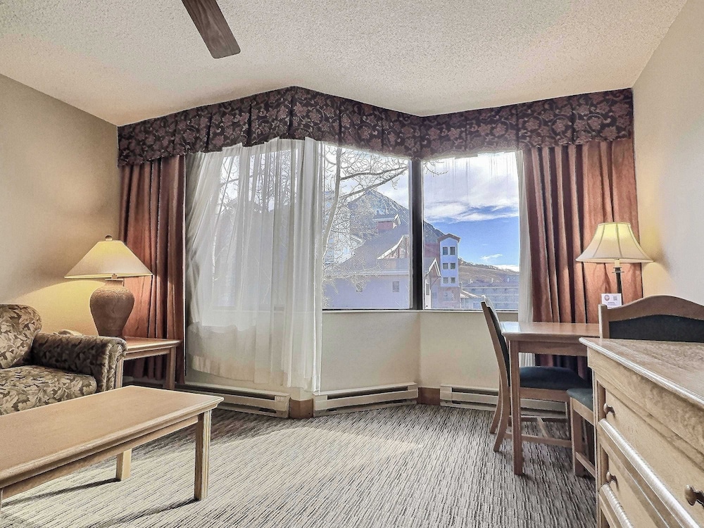 Junior Suite, 1 King Bed with Sofa bed No Resort Fee