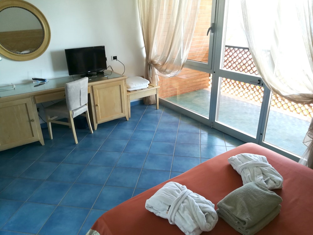 Double Room, Sea View - Photo 7