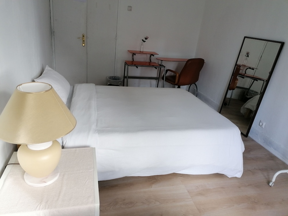 Economy Triple Room, 1 Double Bed, Balcony photo 3