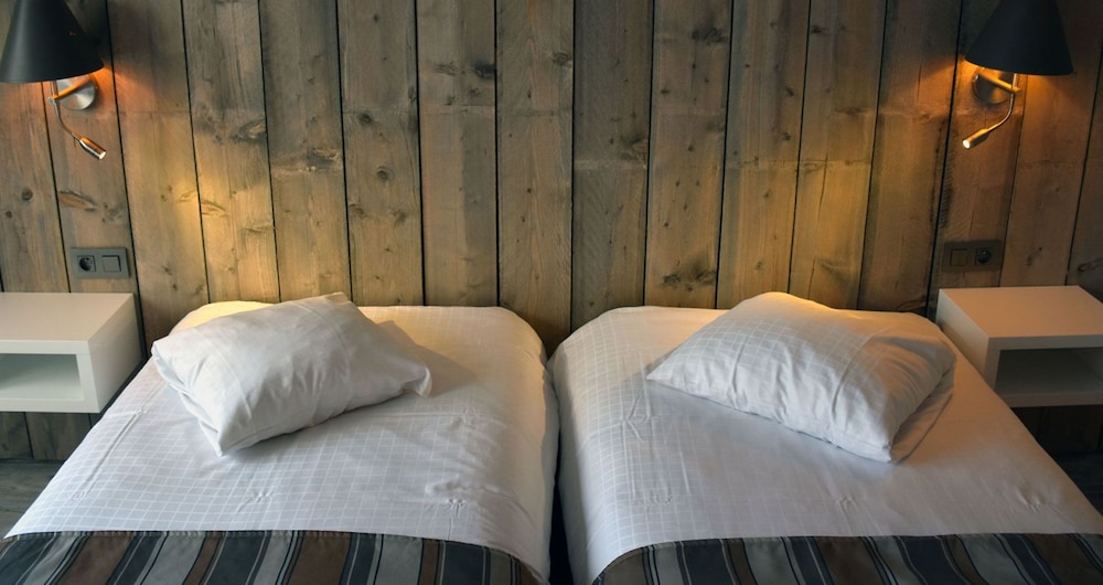 Standard Double or Twin Room photo 3
