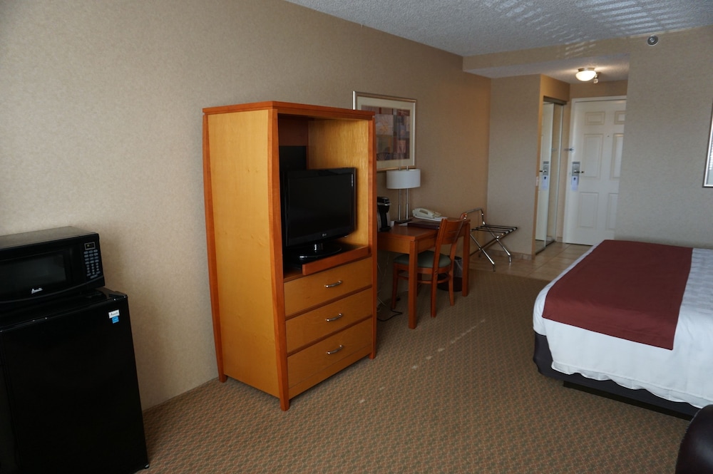 Standard Room, 1 King Bed, Non Smoking photo 2