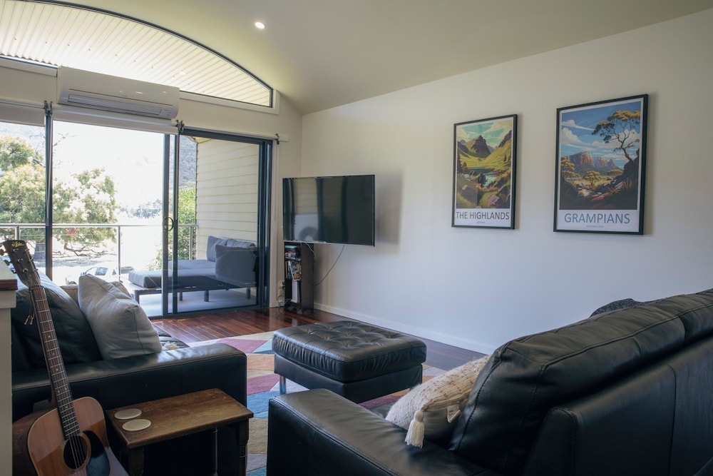Executive Townhome, 2 Bedrooms, Mountain View photo 1