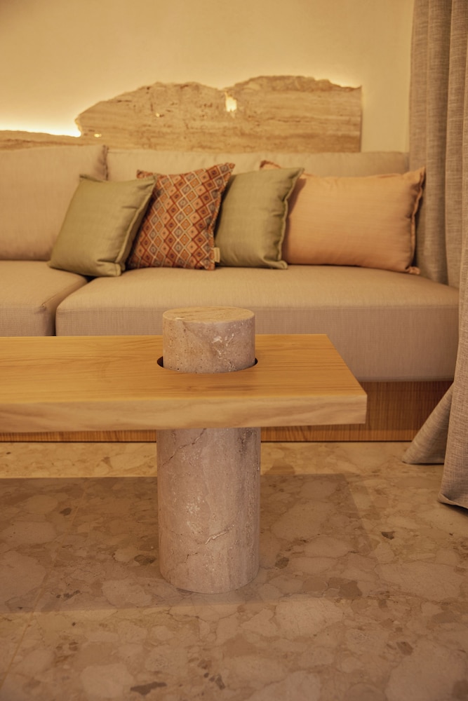 Junior Suite with Plunge Pool - Photo 22