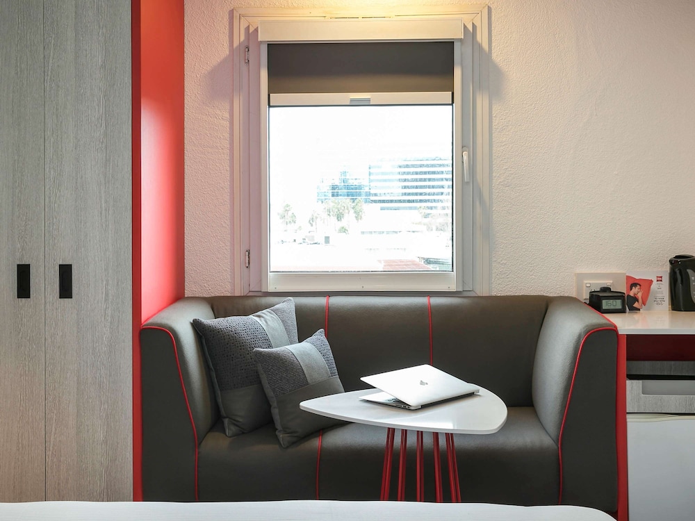 Standard Room, 1 Queen Bed