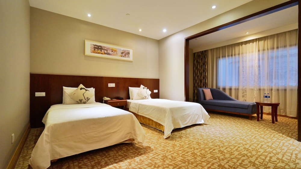 Elegant Twin Room