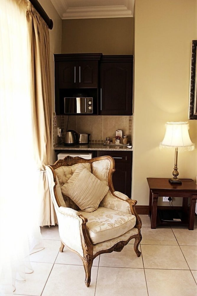 Room 2 Executive En-suite photo 2