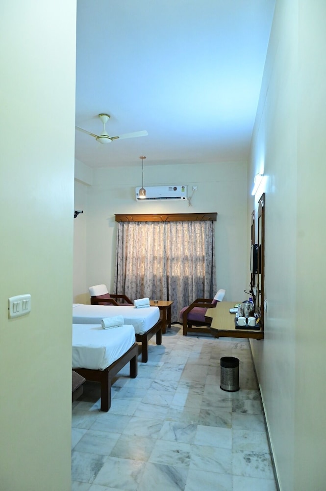 Deluxe Room - Photo 4