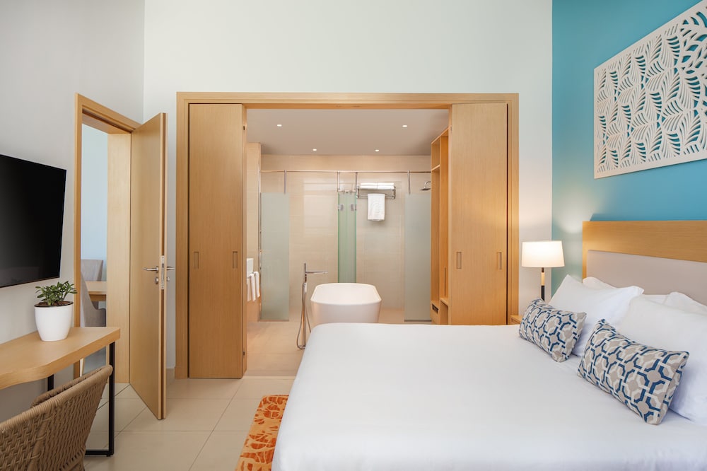 Suite, 2 Bedrooms (Mirage, Panoramic Sea view) thumbnail 6