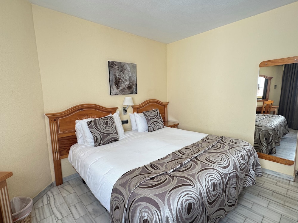 Apartamento Clásico, 1 Dormitorio, Terraza, Vista Parcial al Mar