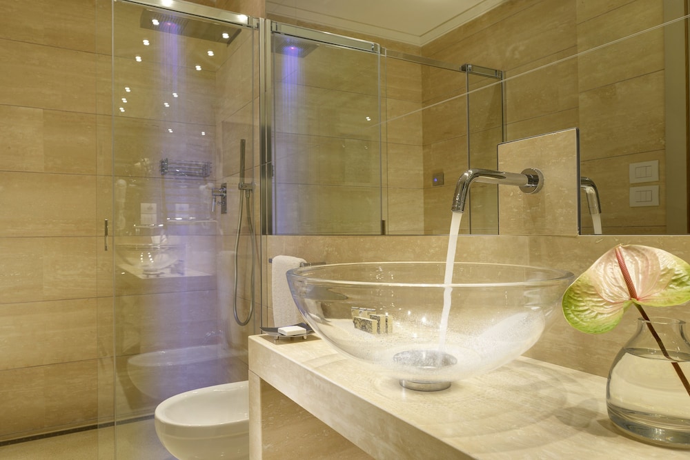 Romantic Suite (428) thumbnail 6