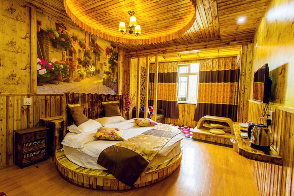Prosperity Family Room photo 1