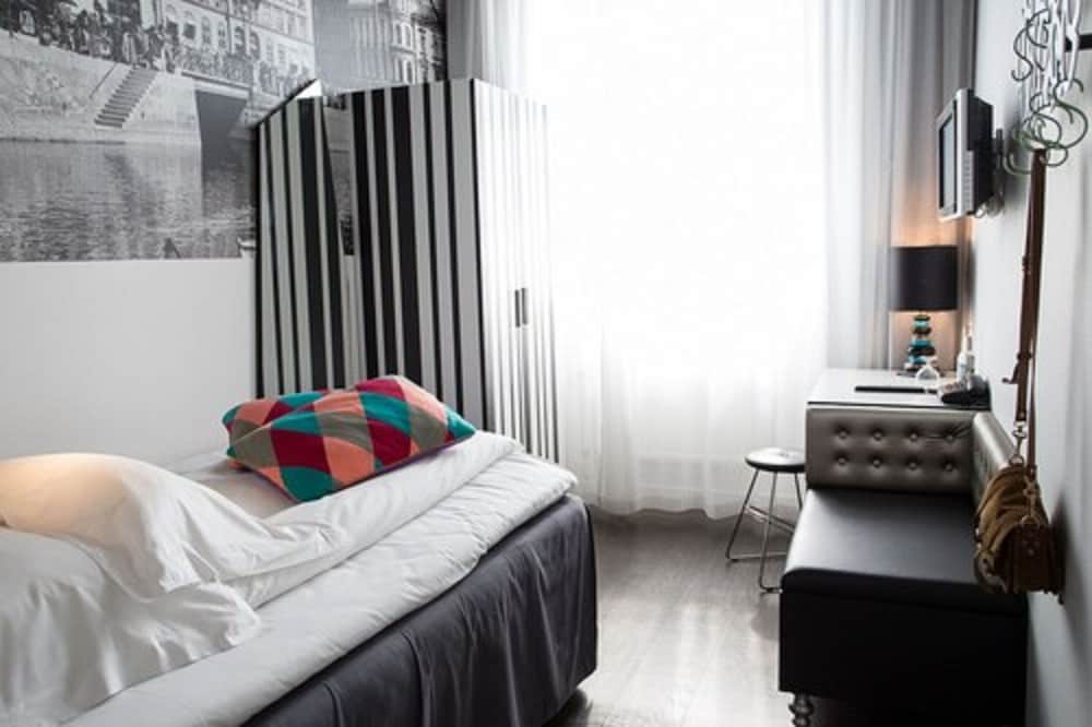 Tiny - For when your travelling light (Bed 90 cm) photo 1