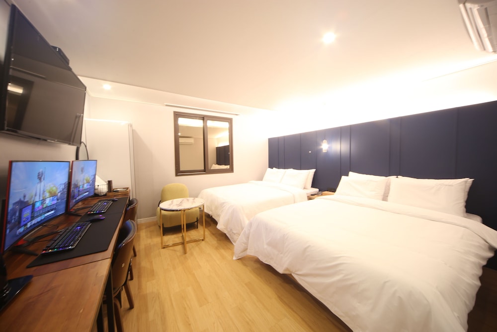 Premium Twin Room, 2 Queen Beds