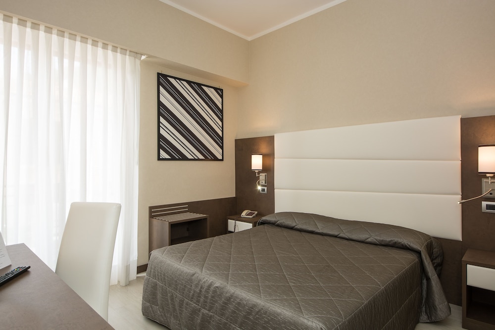 Double Room Single Use, Sea View (Smart) - Photo 2