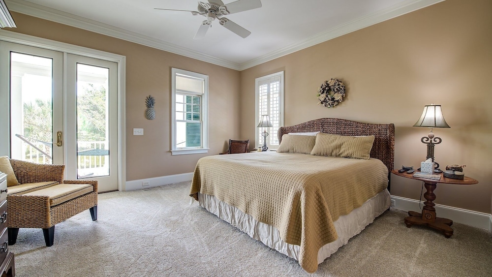 House, 6 Bedrooms photo 1