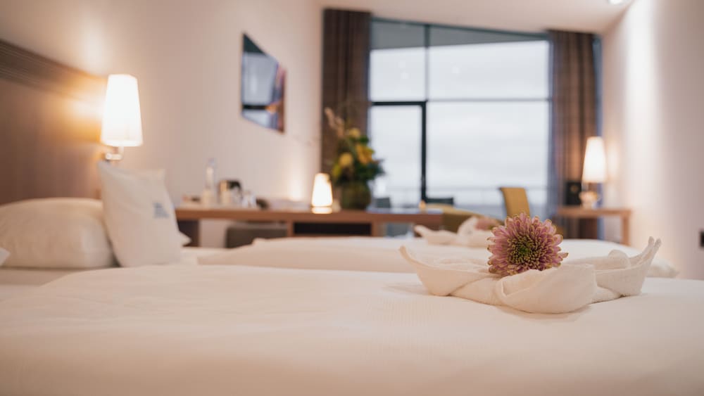 Junior Suite, Lake View photo 3