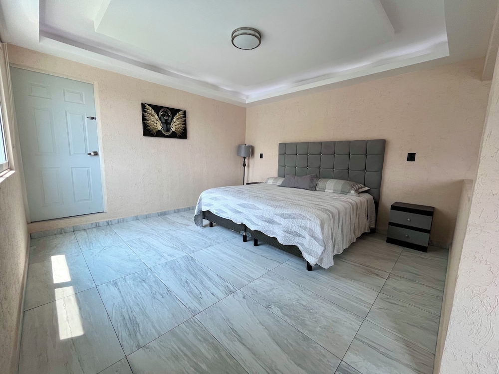 Superior Suite, City View