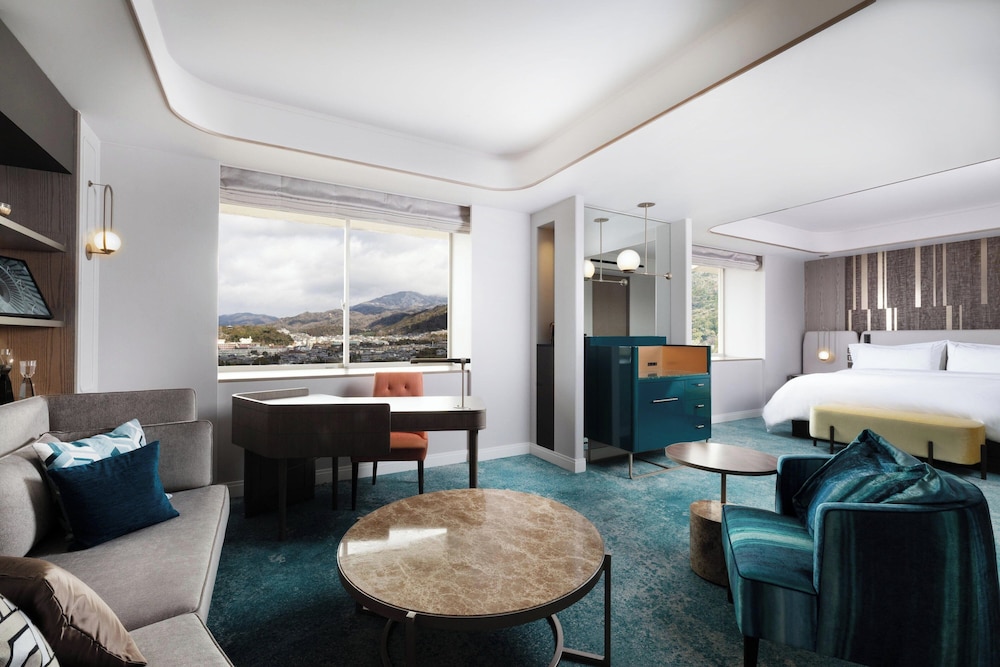 Junior Suite, 1 King Bed (View) - Photo 15
