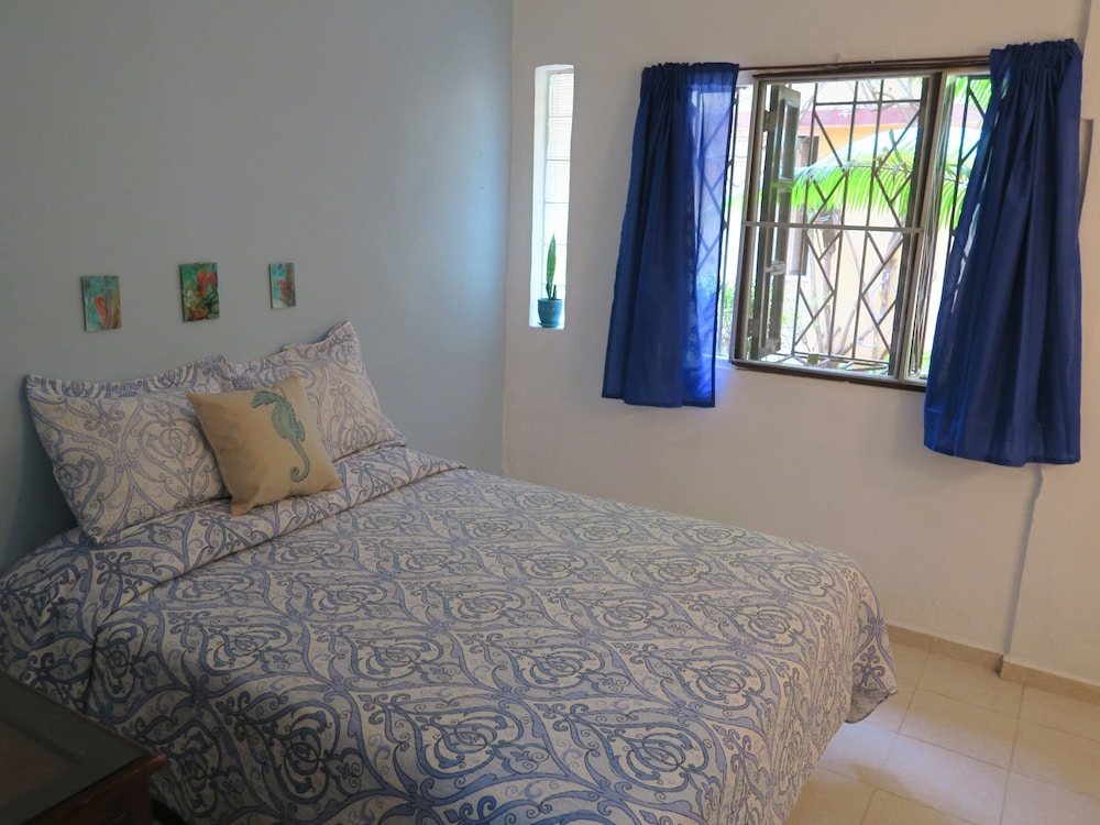 Double Room, Ground Floor (Seahorse #4) (Snorkel & Paddle Board Equipment Included) photo 2