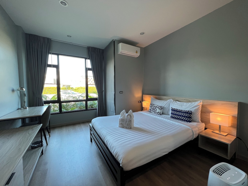 Deluxe Double Room, 1 Queen Bed - Photo 7