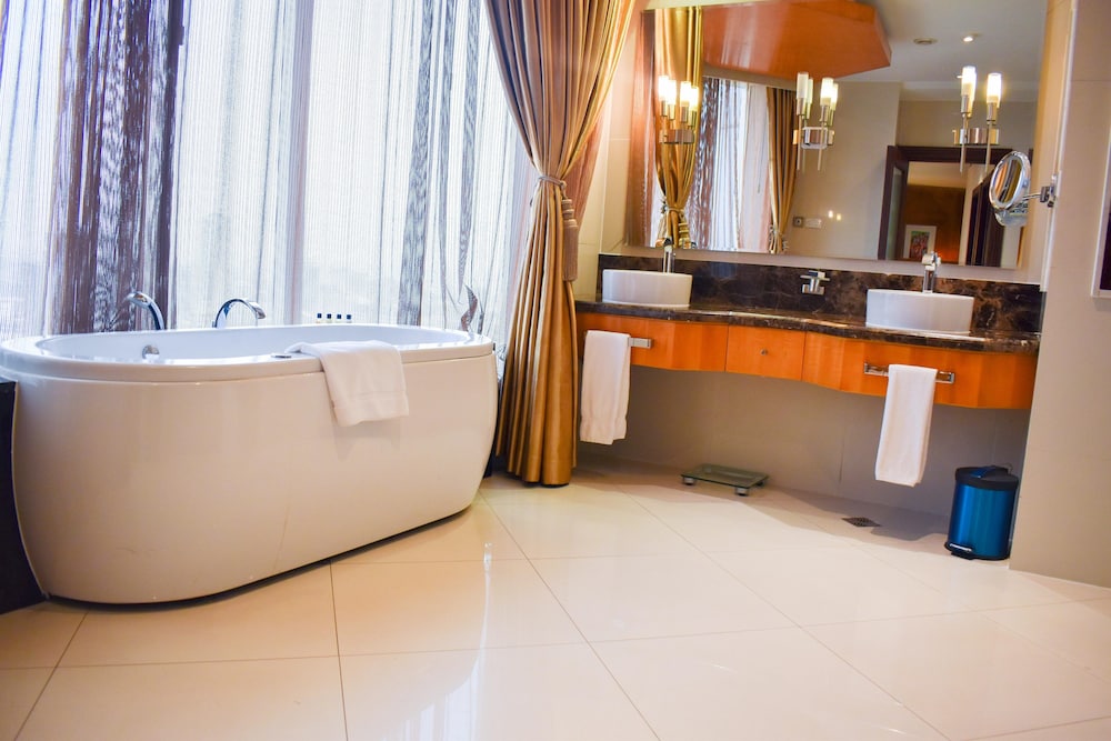 Presidential Suite, 3 Bedrooms photo 2