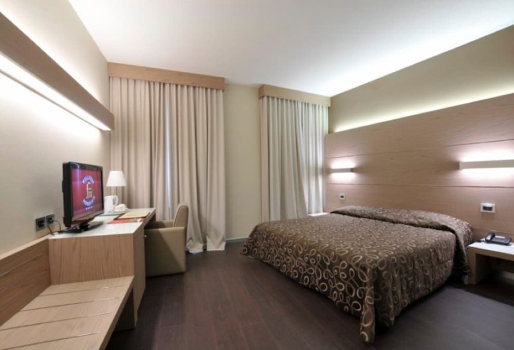 Superior Double Room Single Use - Photo 3