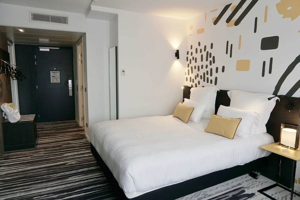 Superior Room, Multiple Beds - Photo 5