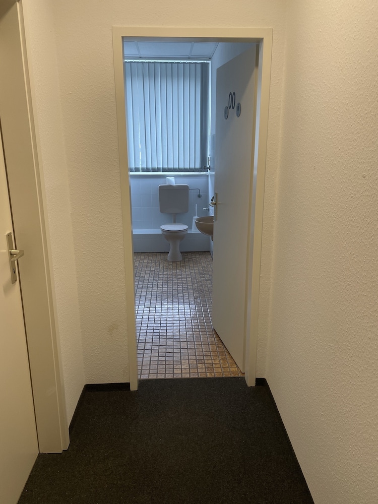 Classic Single Room, Non Smoking, Courtyard View (20), photo 6