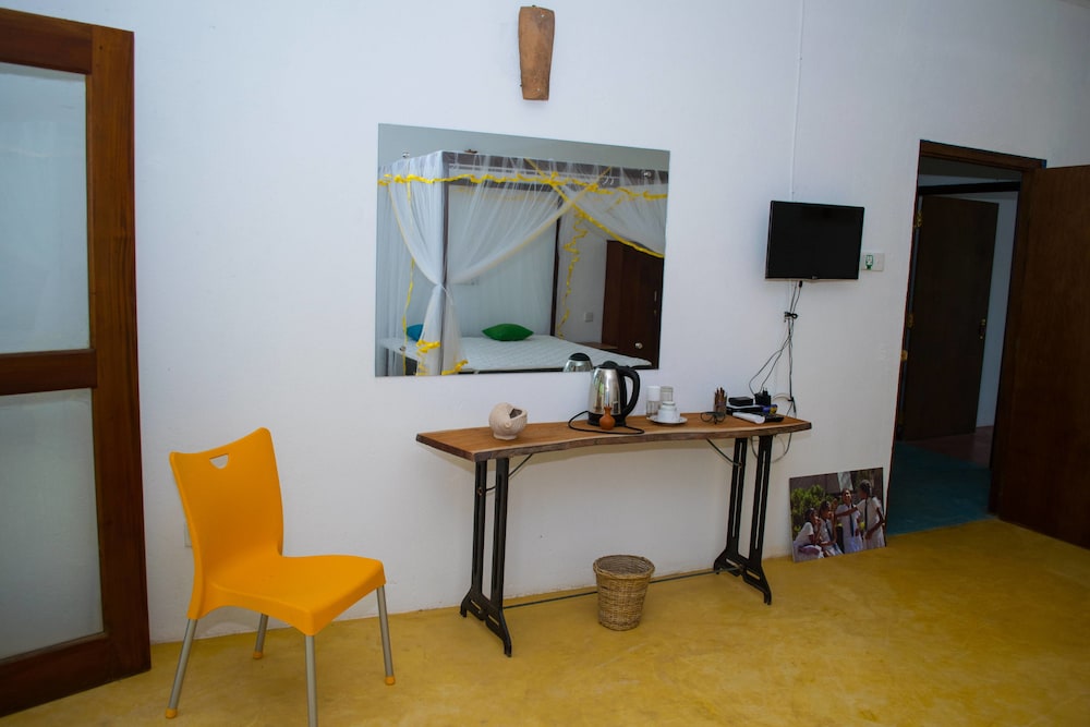 Deluxe Double Room, 1 King Bed, Lagoon View