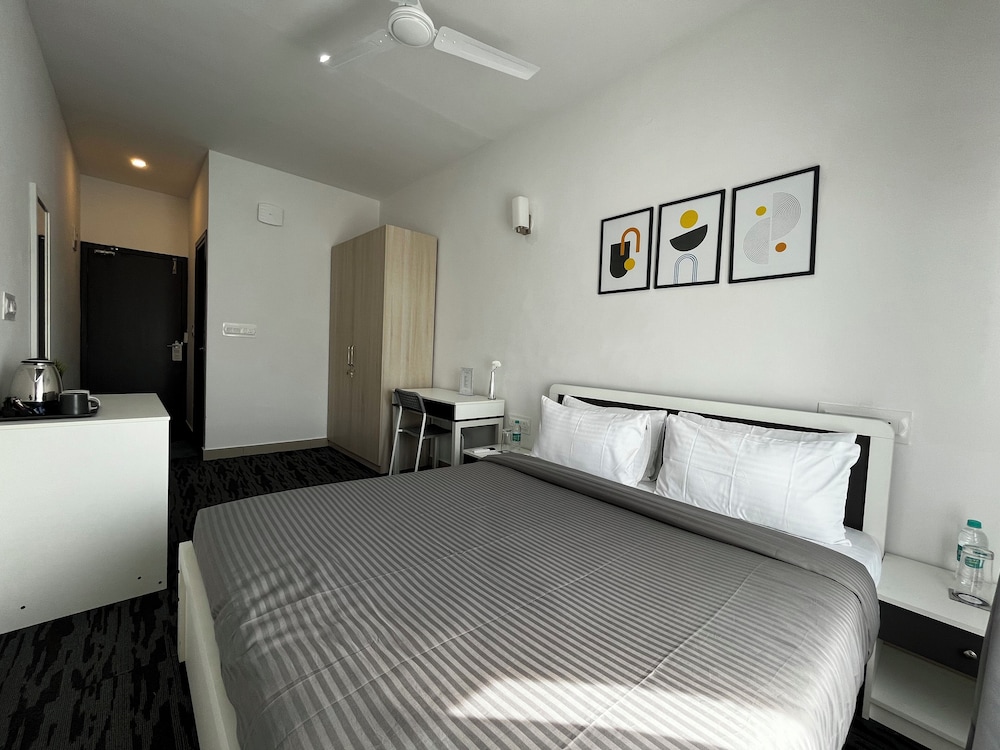 Deluxe Room, 1 Double Bed - Photo 1