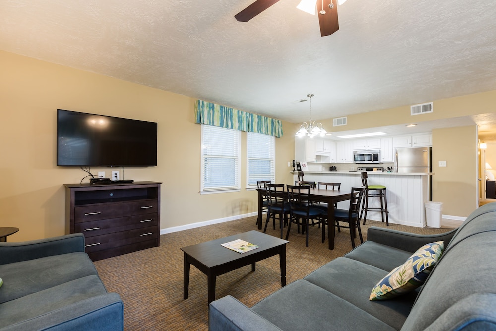 Condo, 3 Bedrooms - Photo 18