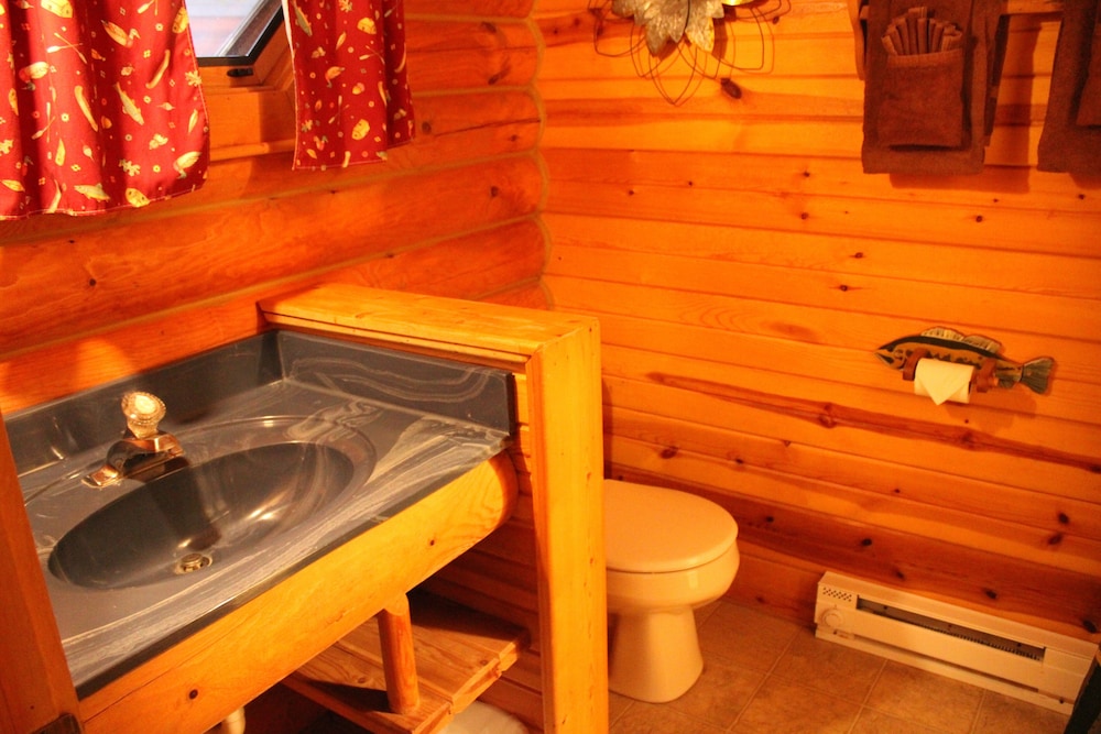 2 bedroom Log Cabin with Loft (8 person) photo 3