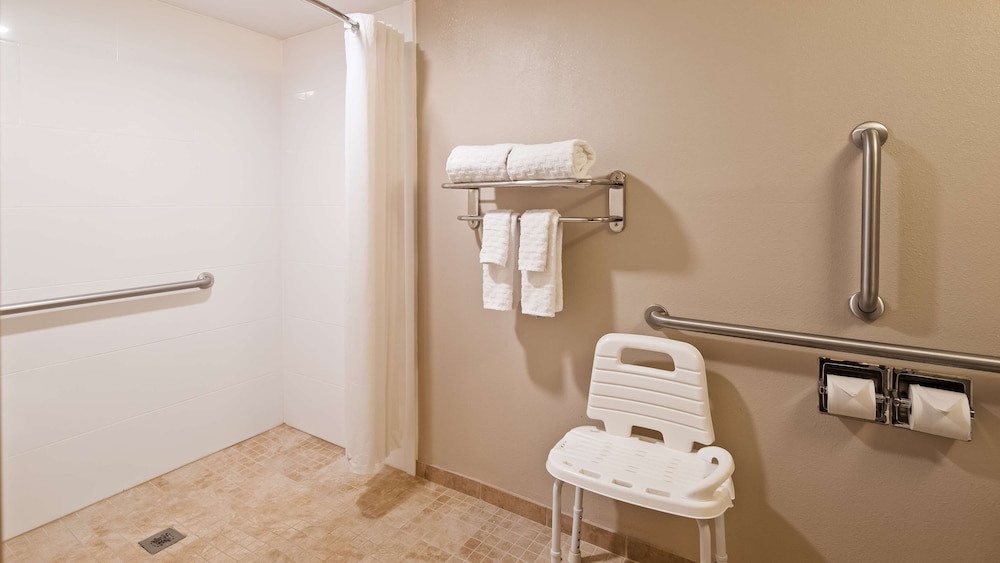 Standard Room, 1 Queen Bed, Accessible, Non Smoking - Photo 4