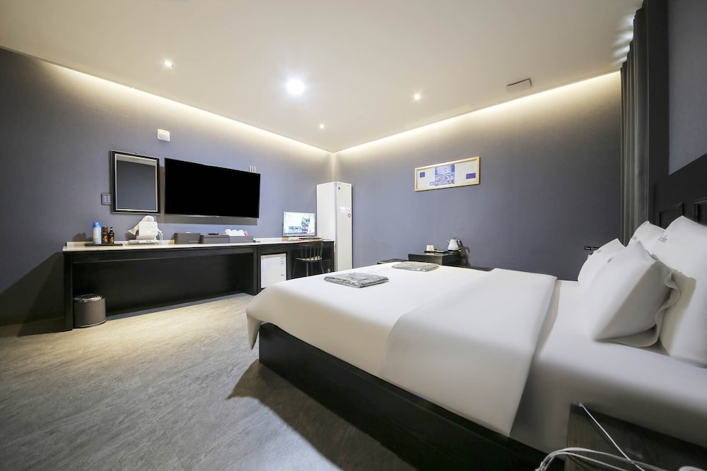 Standard Room - Photo 10