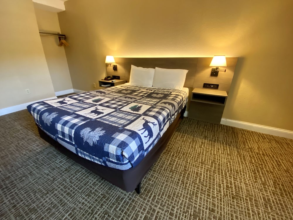 Deluxe Suite, 2 Queen Beds - Photo 4
