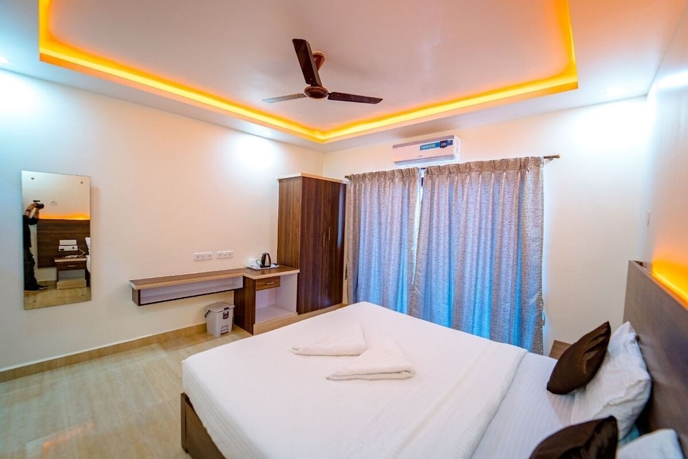 Executive Room - Photo 13