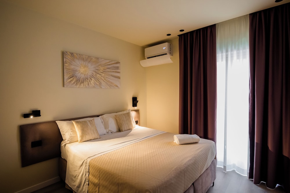 Standard Double or Twin Room photo 1
