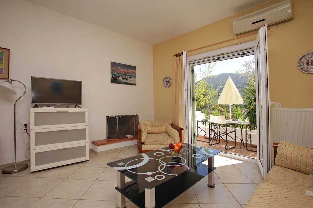 Family Apartment photo 2