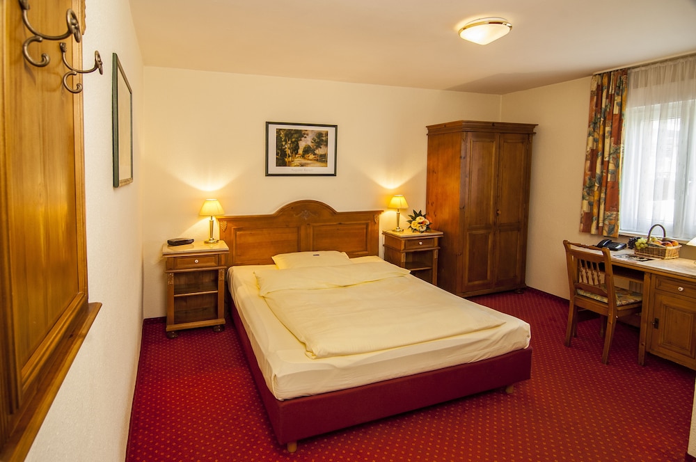 Standard Double Room photo 3
