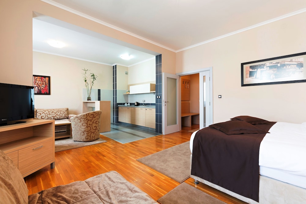 Suite, 2 Bedrooms photo 1