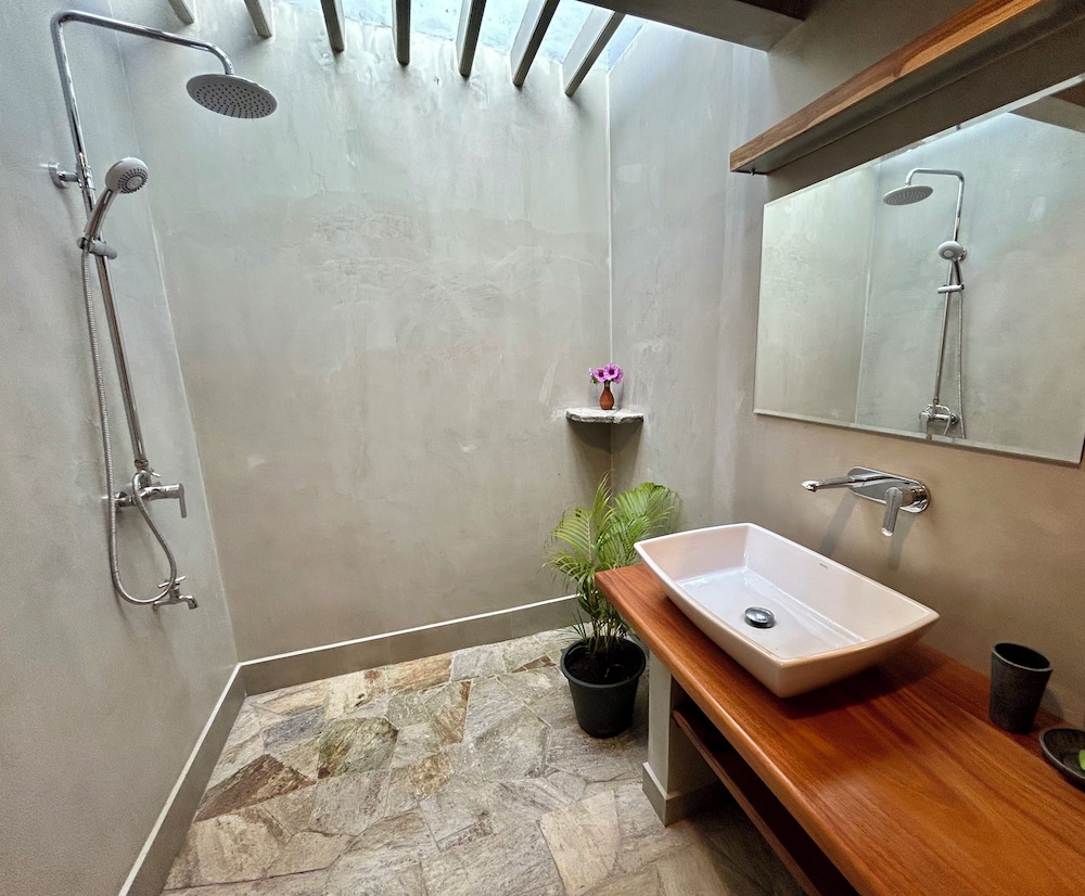 Deluxe Double Room, Balcony, Sea View photo 2