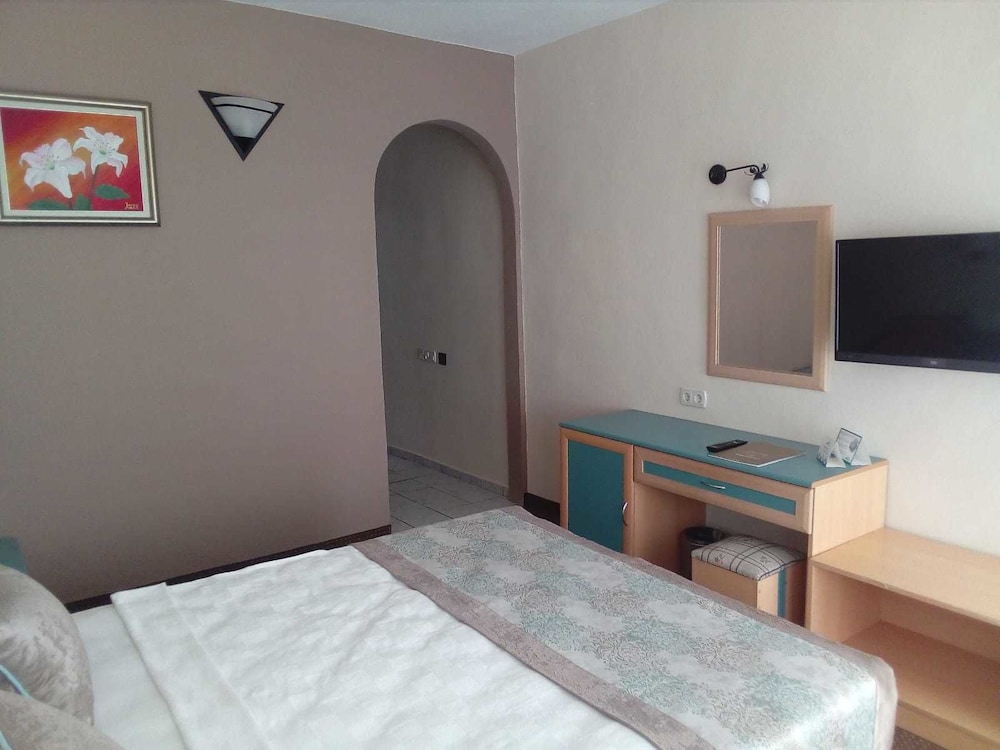 Standard Room - Photo 1