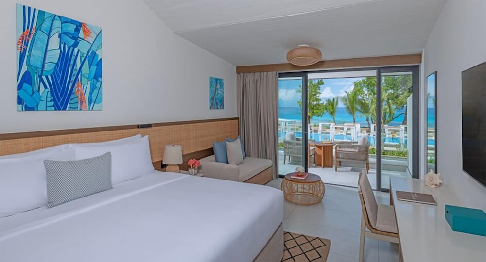 Superior Ocean View Balcony Room - Photo 1