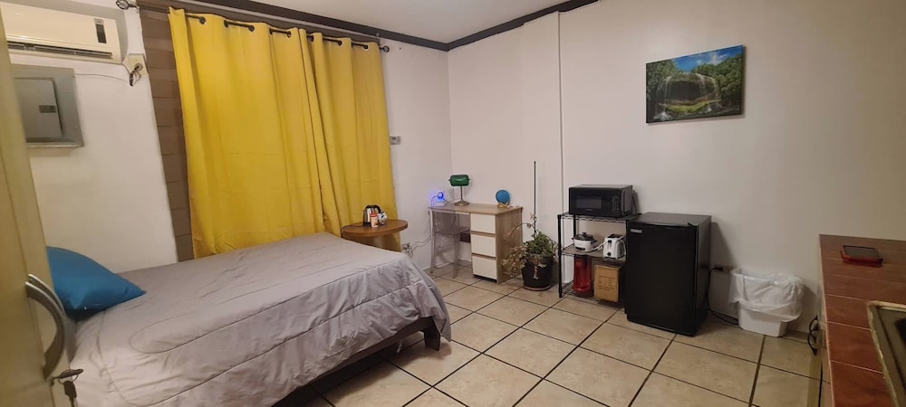 Basic Apartment photo 1