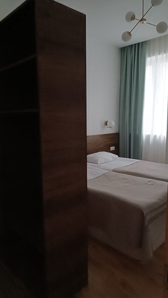 Standard Quadruple Room, 4 Bedrooms, Private Bathroom photo 2