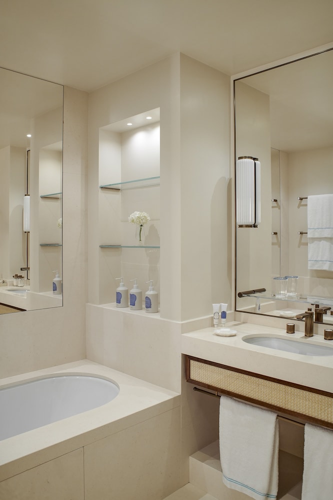 Junior Suite (Deluxe) photo 3